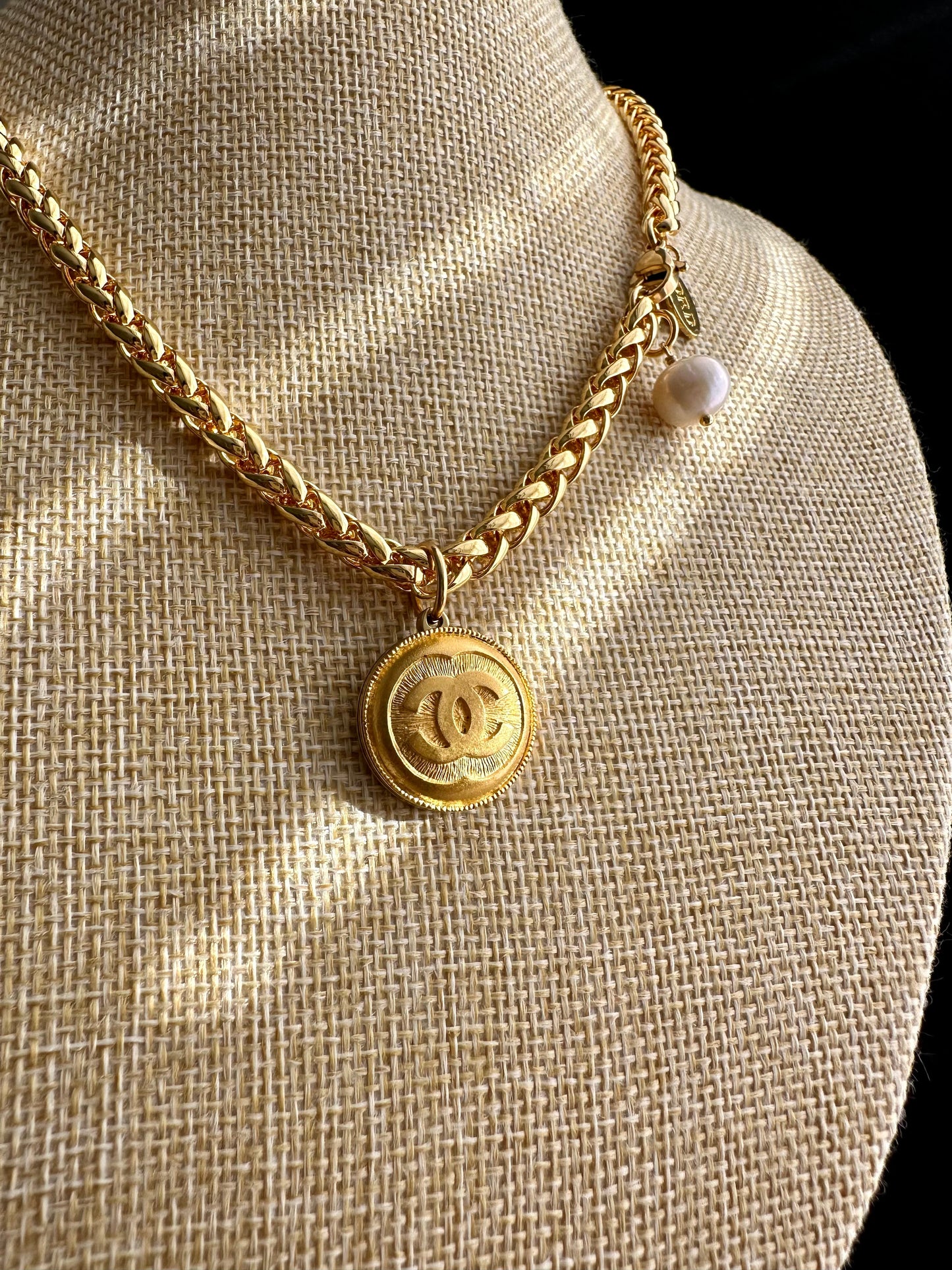 ✨ SUPER RARE Large Vintage Authentic reworked Gold button Necklace