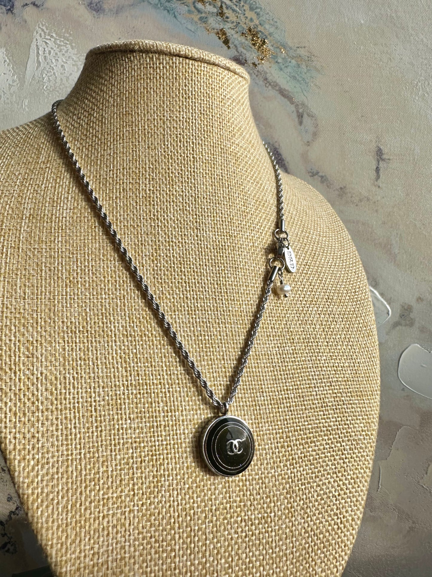 🖤 Authentic Reworked silver Button Necklace