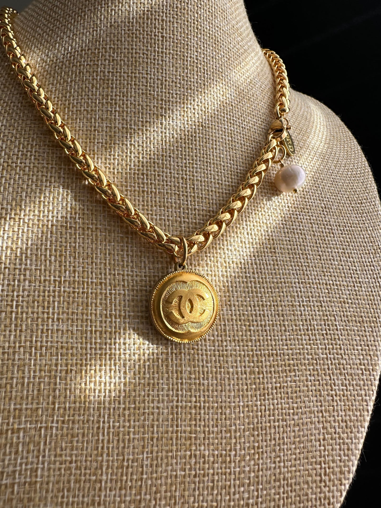 ✨ SUPER RARE Large Vintage Authentic reworked Gold button Necklace