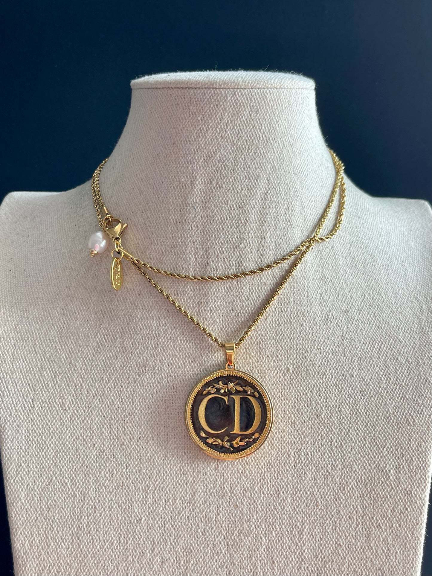 Vintage Authentic gold DIOR BUTTON Necklace • SUPER RARE ONE OF A KIND PIECE