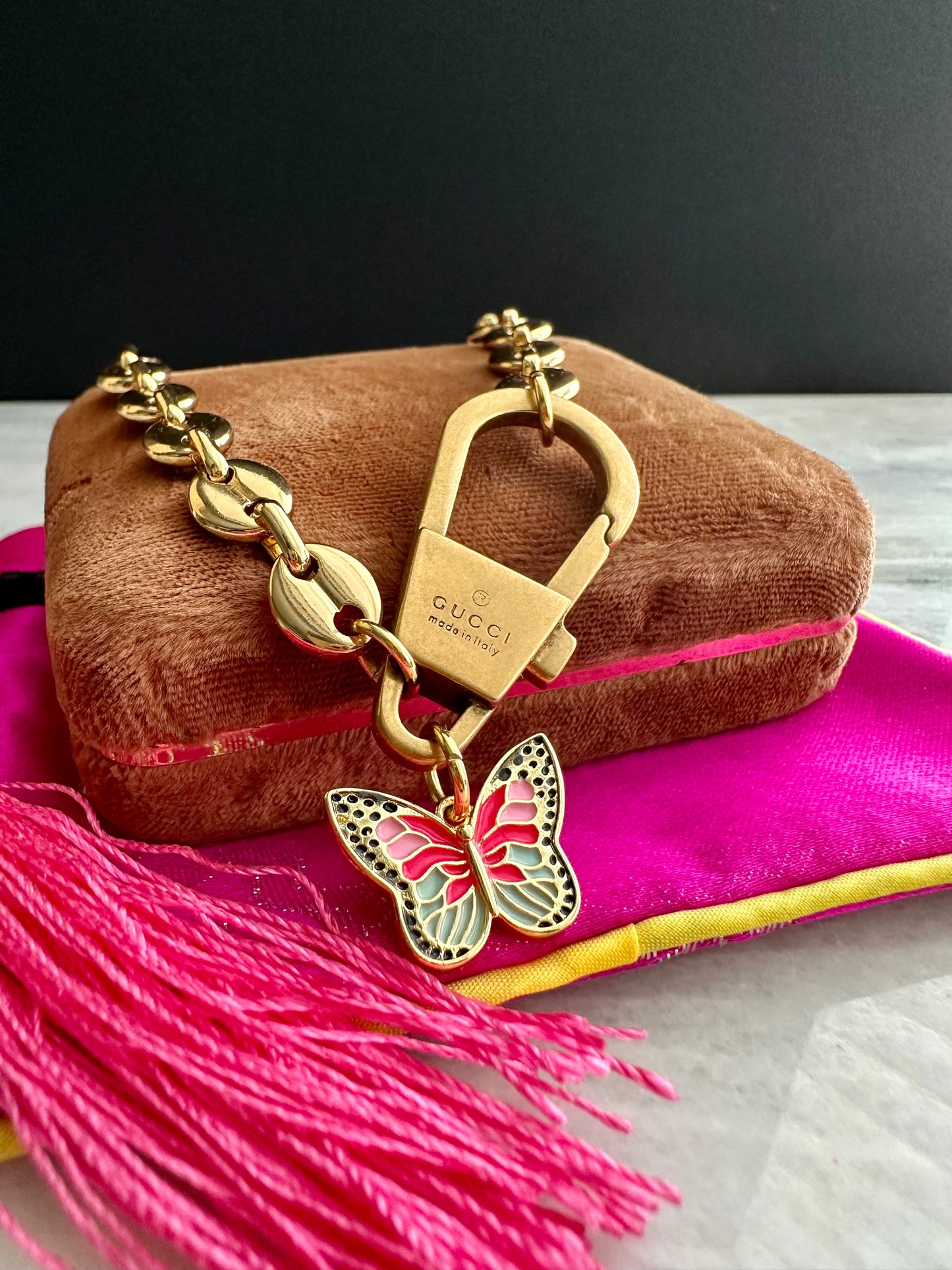 🦋 Antique Gold Vintage Gucci Keychain charm chain choker • high quality wheat chain