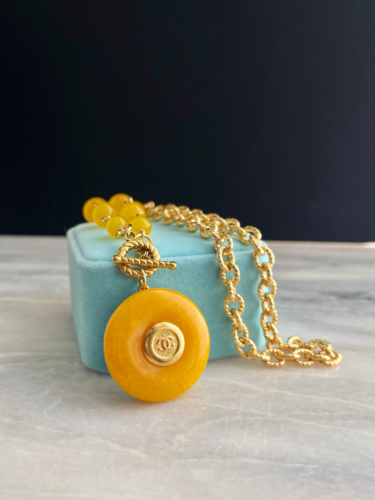💛 Vintage reworked button and yellow stone necklace