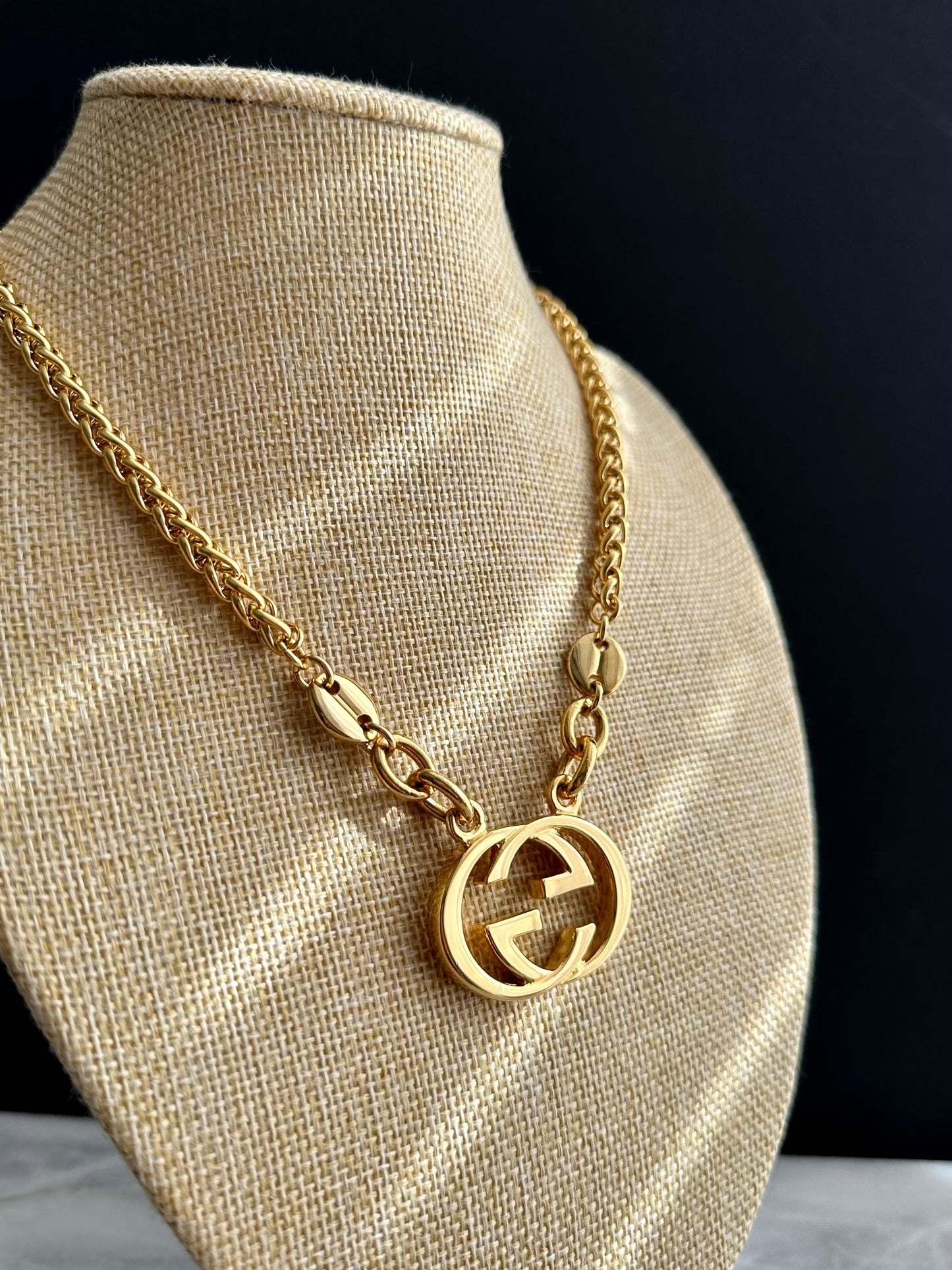 Gold Vintage Gucci charm necklace • high quality