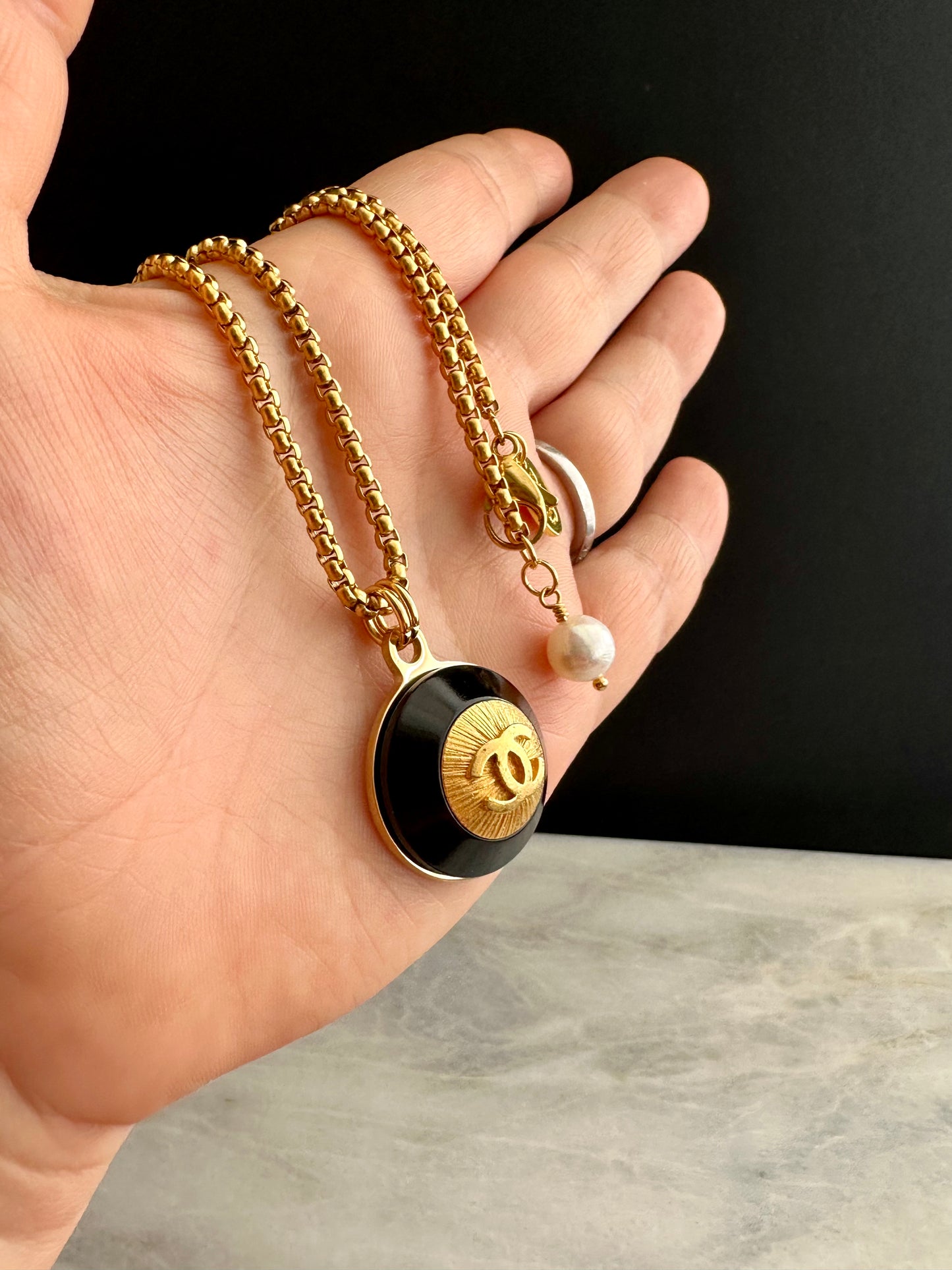 🖤 super rare reworked giant black button necklace