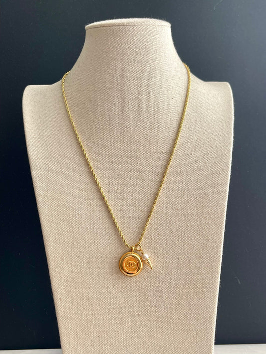 Vintage Authentic Reworked delicate gold Necklace